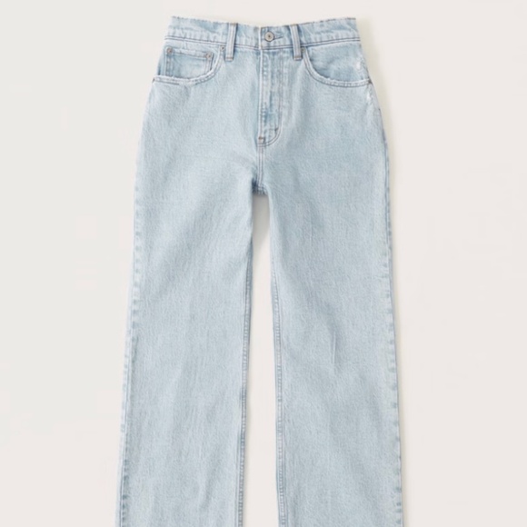 Abercrombie Curve Love High Rise 90s Relaxed Jean - Picture 2 of 3